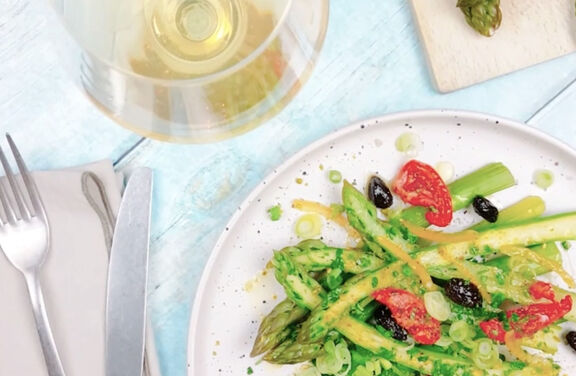 Asperges et &oelig;ufs &agrave; la vapeur